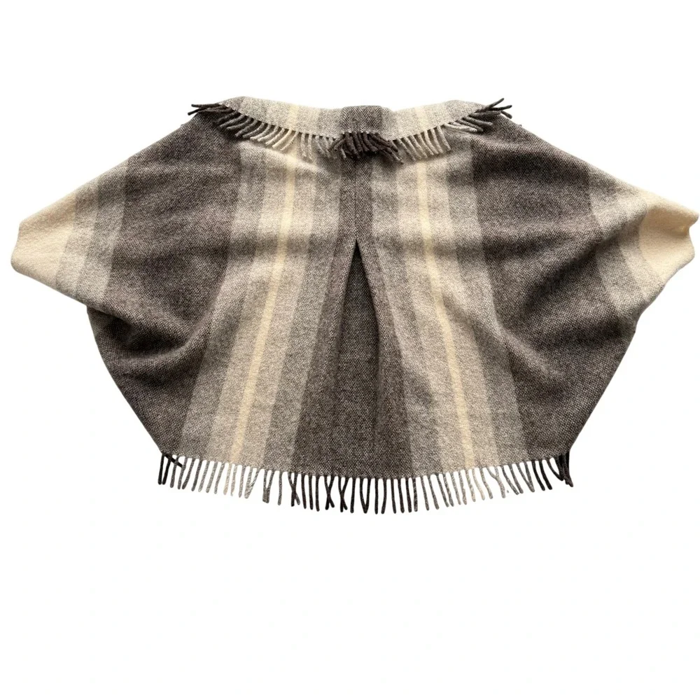 Rusk & Finch New Zealand Pure New Wool Woven Natural Color Fringed Shrug Wrap OS